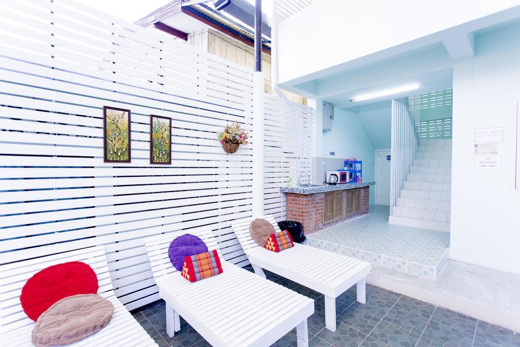 Chongrak Guesthouse Chiang Mai Bagian luar foto