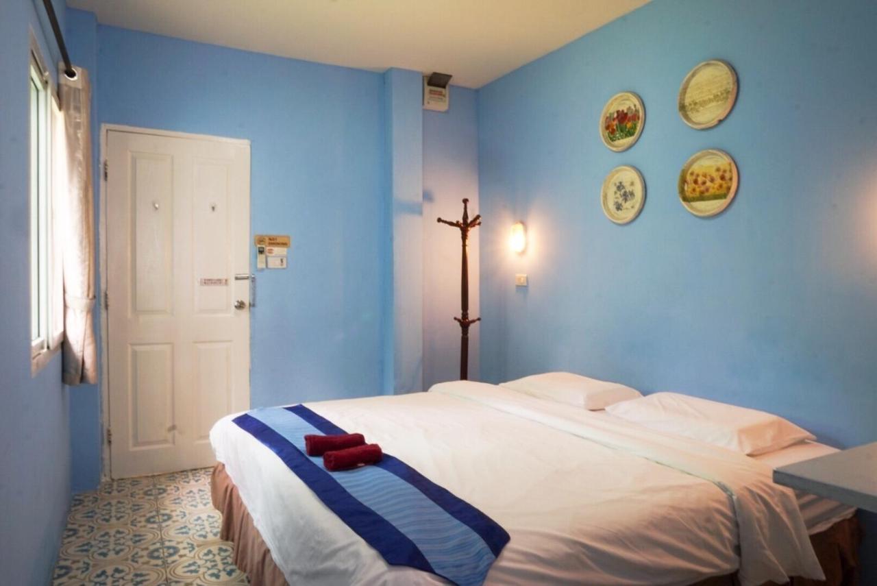 Chongrak Guesthouse Chiang Mai Bagian luar foto