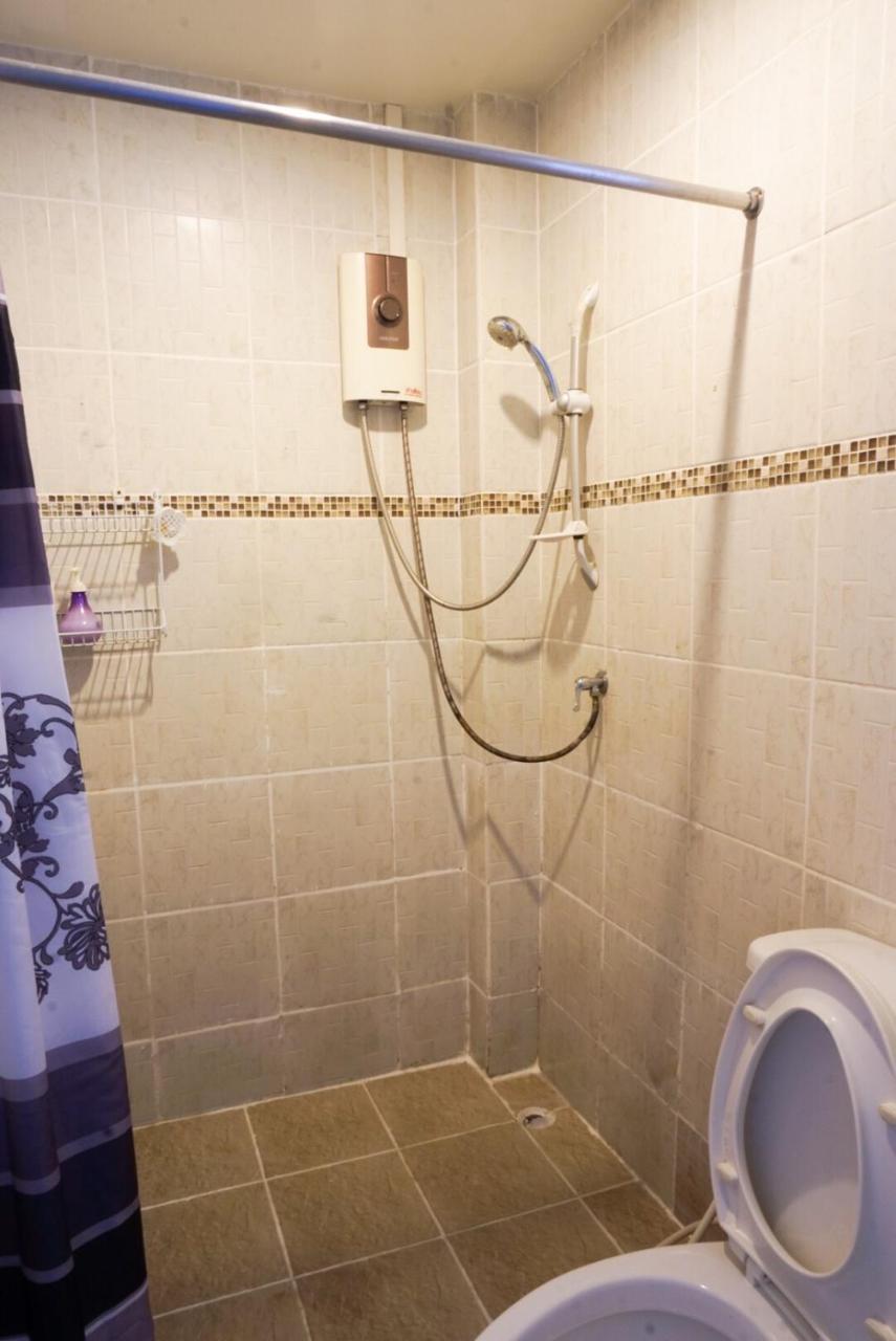 Chongrak Guesthouse Chiang Mai Bagian luar foto