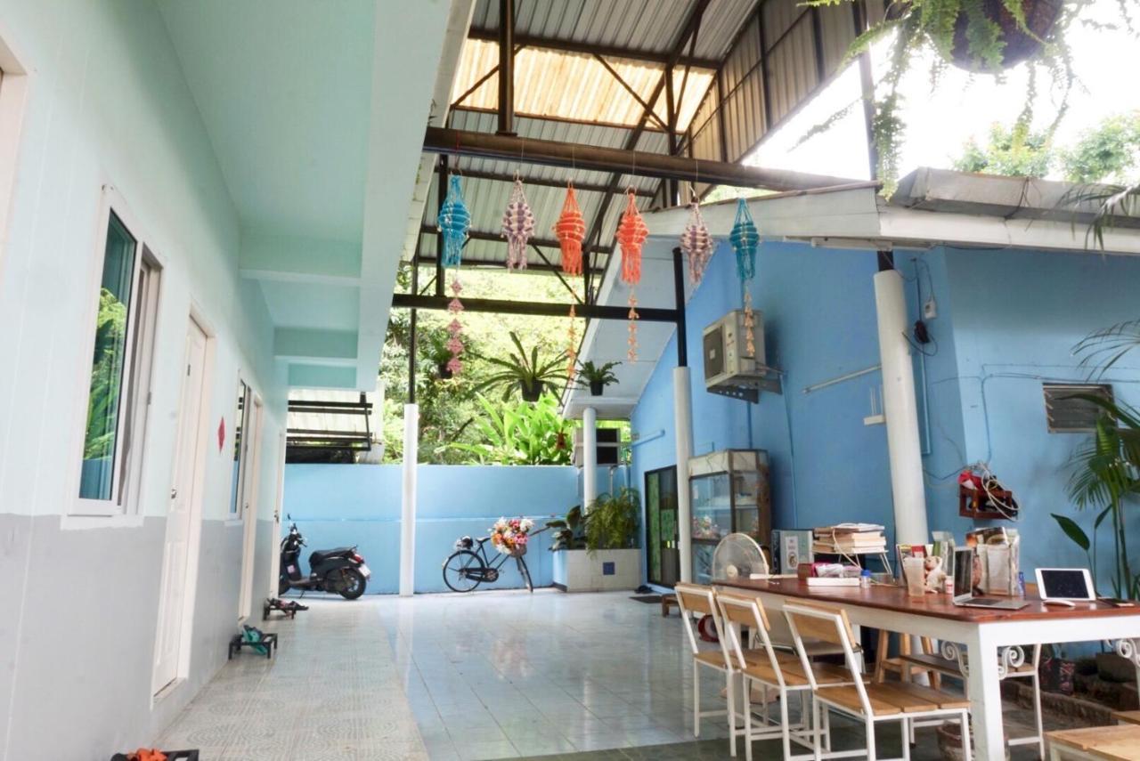 Chongrak Guesthouse Chiang Mai Bagian luar foto